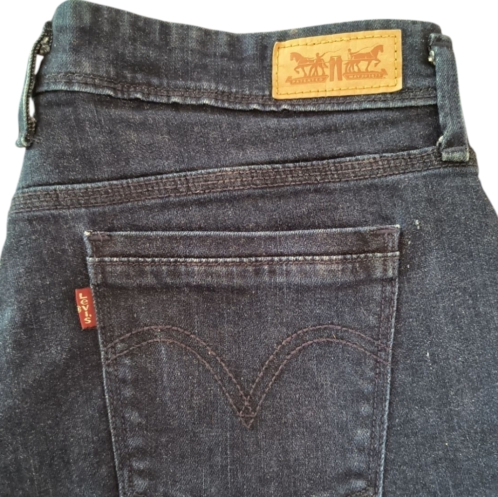 Women's Levi's Blue Denim Shorts Size 10 - Picture 3 of 9